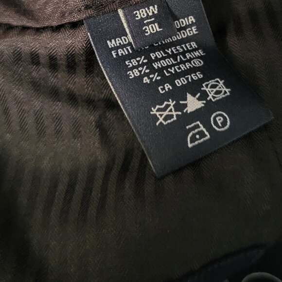 Suit - Picture 2 of 6